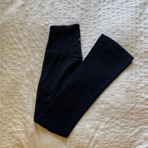 Lululemon align High-Rise mini flare pant *extra short in navy blue, size 2 - Picture 4 of 8